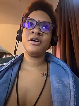 nickytheehawtie online show from February 2026 07:46:02 PM