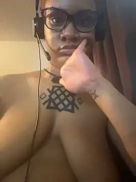 nickytheehawtie online show from March 2026 08:11:02 PM