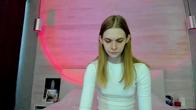 molly hunt  online show from April 2026 05:14:02 AM