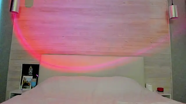 molly hunt  online show from February 2026 03:50:01 AM