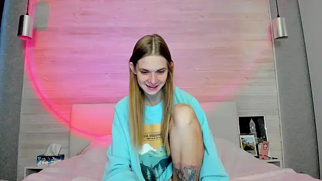 molly hunt  online show from December 2025 05:17:02 AM