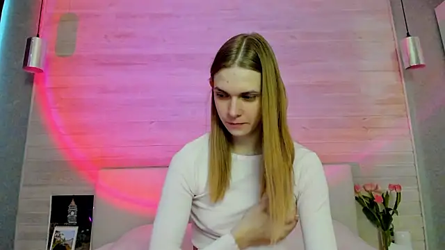 molly hunt  online show from March 2026 03:56:04 AM