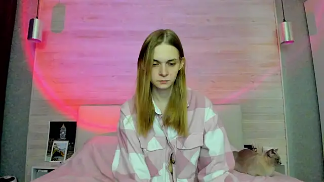 molly hunt  online show from March 2026 05:26:01 PM