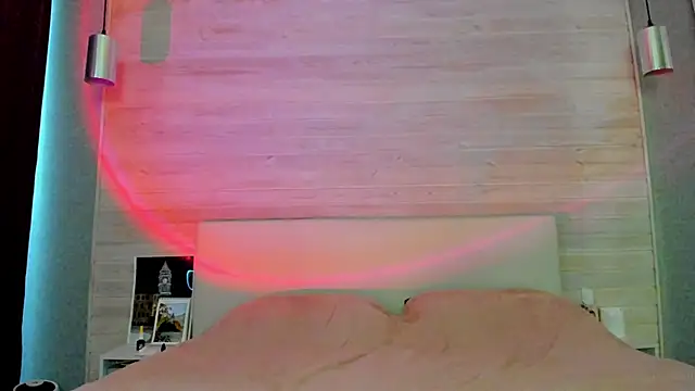 molly hunt  online show from March 2026 04:57:02 AM