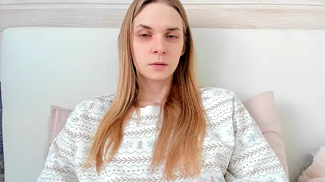 Snapshot of molly_hunt_ chatting on February 2025 03:46:02 AM molly hunt online show from February 2025 03:46:02 AM