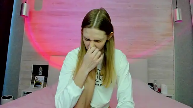 molly hunt  online show from April 2026 05:14:02 AM