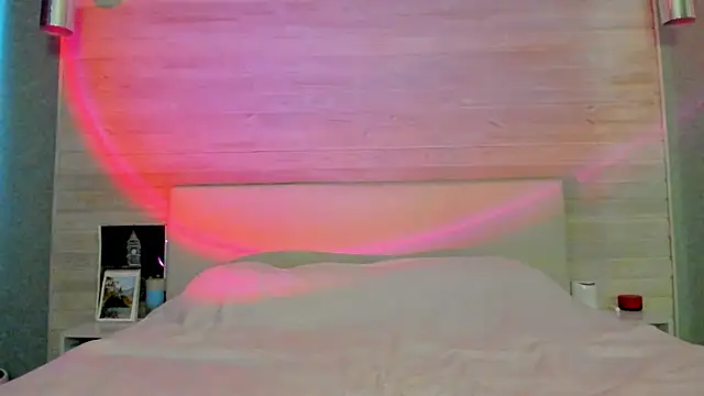 molly hunt  online show from March 2026 04:23:01 AM