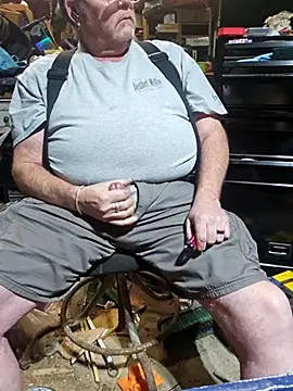 mrwizard4570 online show from December 2025 11:08:01 PM