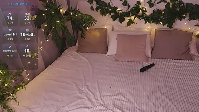 Elfa Mirielle online show from December 2025 05:28:01 AM