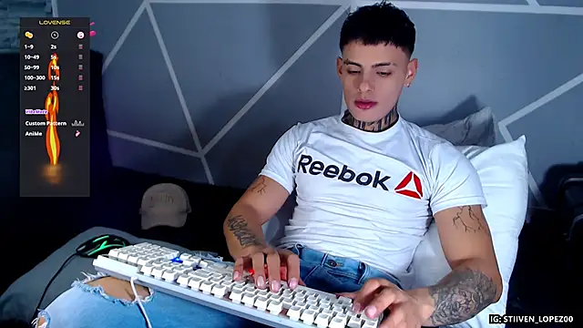 danilohot 19 online show from November 2025 04:49:02 AM