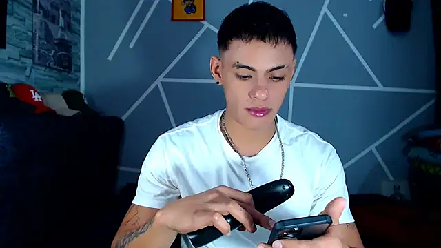 Snapshot of danilohot_19 chatting on March 2025 01:19:01 AM danilohot 19 online show from March 2025 01:19:01 AM
