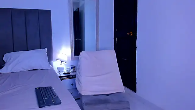 ethan brown  online show from October 2025 03:27:01 AM