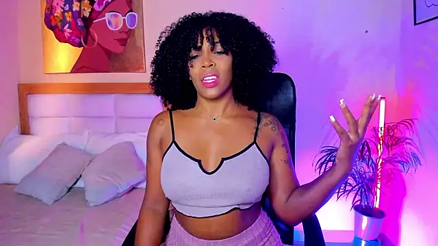 AitanaBrown  online show from February 2026 06:48:02 PM