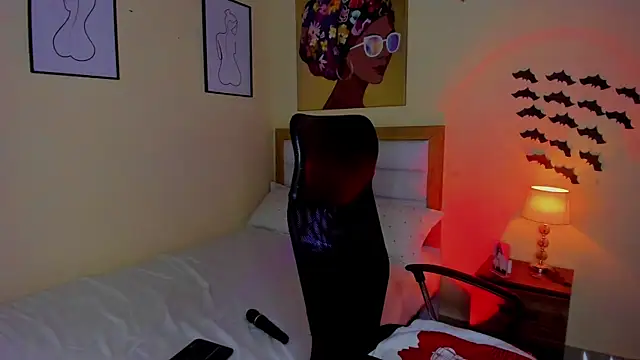 Snapshot of AitanaBrown_ chatting on October 2025 10:20:01 PM AitanaBrown online show from October 2025 10:20:01 PM