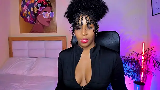 AitanaBrown  online show from April 2026 09:39:01 PM