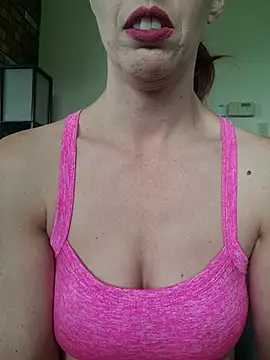 Snapshot of Adrina_Drake chatting on September 2025 11:18:02 PM Adrina Drake online show from September 2025 11:18:02 PM