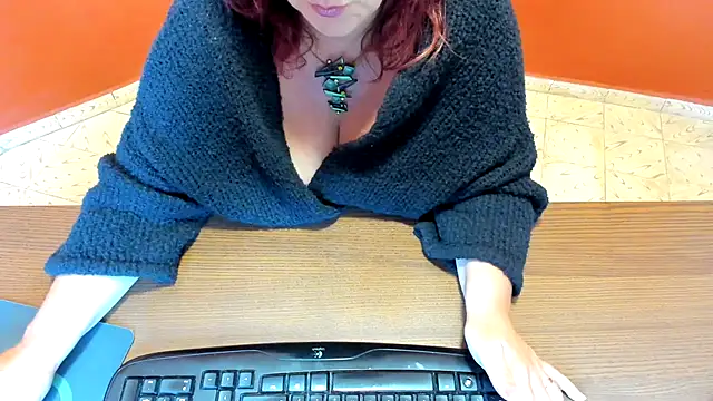 NikkiHolland online show from October 2025 09:21:01 AM