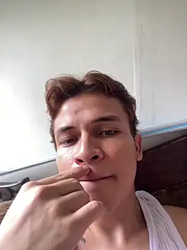 Snapshot of Leon_Wild chatting on April 2026 06:03:02 PM Leon Wild online show from April 2026 06:03:02 PM