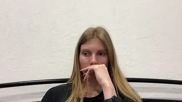 Snapshot of MaryMiton chatting on March 2026 06:46:01 PM MaryMiton online show from March 2026 06:46:01 PM