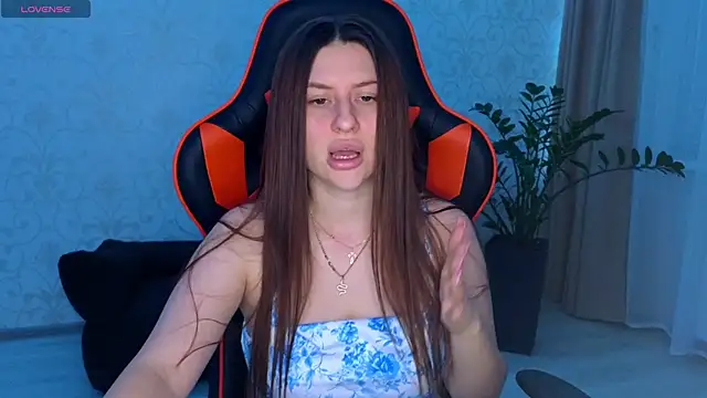 Elishka  online show from November 2025 06:30:01 PM