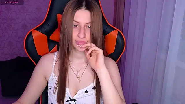 Elishka  online show from May 2026 08:08:01 PM