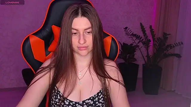 Elishka  online show from September 2025 08:36:02 PM