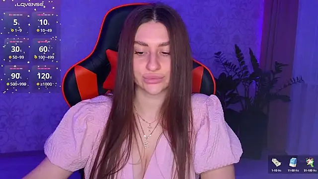 Elishka  online show from October 2025 05:47:01 PM