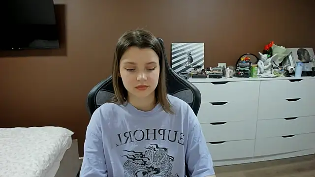 SoniNesti online show from March 2026 03:24:02 PM