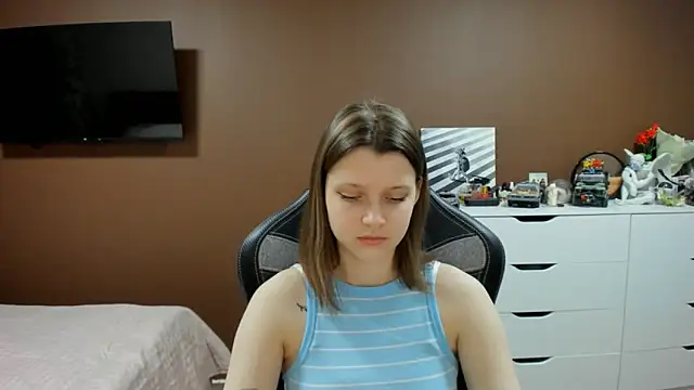 SoniNesti online show from April 2026 02:43:01 PM