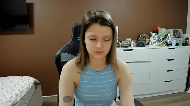 SoniNesti online show from April 2026 03:29:01 PM