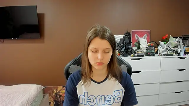 SoniNesti online show from June 2026 03:06:02 PM