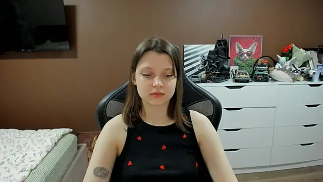 SoniNesti online show from May 2026 02:44:02 PM