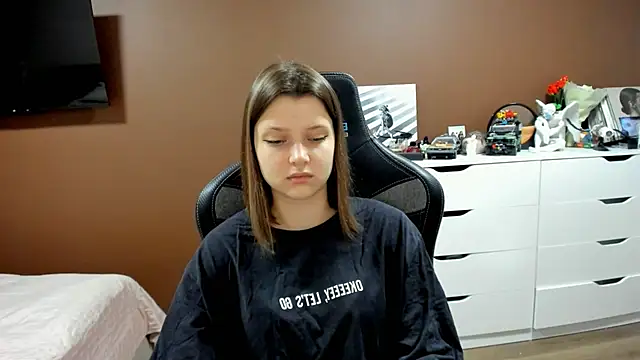 SoniNesti online show from March 2026 02:46:02 PM