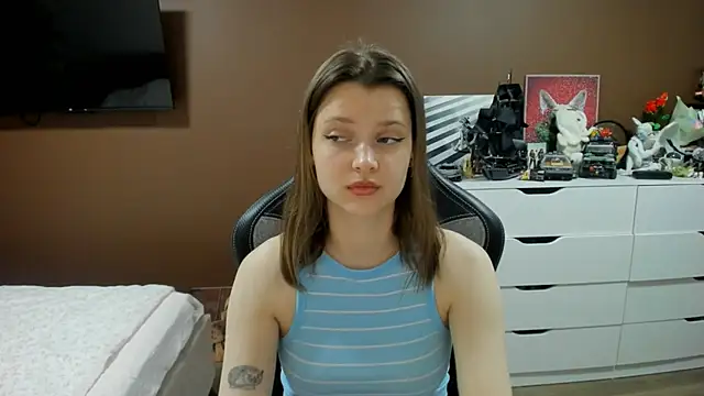 SoniNesti online show from June 2026 03:32:01 PM