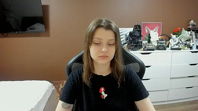 SoniNesti online show from June 2026 03:51:02 PM