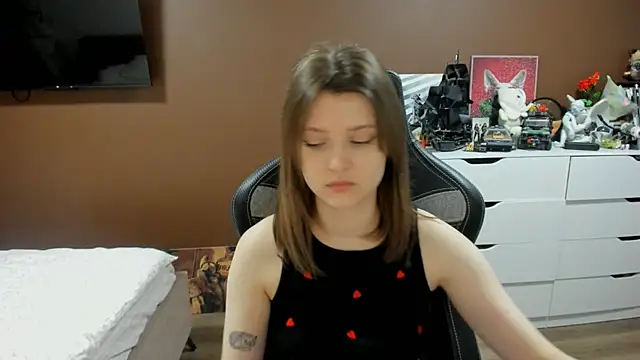 SoniNesti online show from June 2026 04:02:02 PM