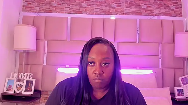 ShaniaBrownn online show from January 2026 07:52:02 PM