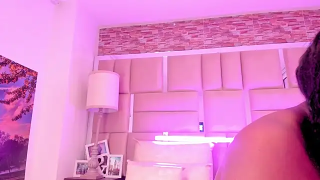 ShaniaBrownn online show from March 2026 07:48:02 PM