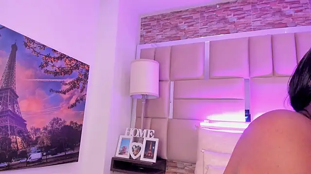 ShaniaBrownn online show from January 2026 08:04:02 PM