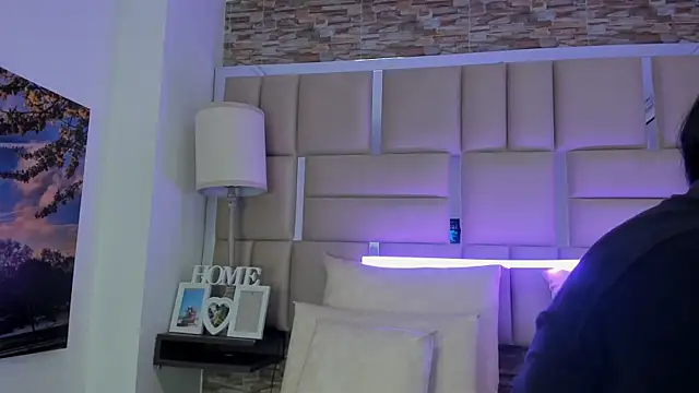 ShaniaBrownn online show from February 2026 06:51:01 PM