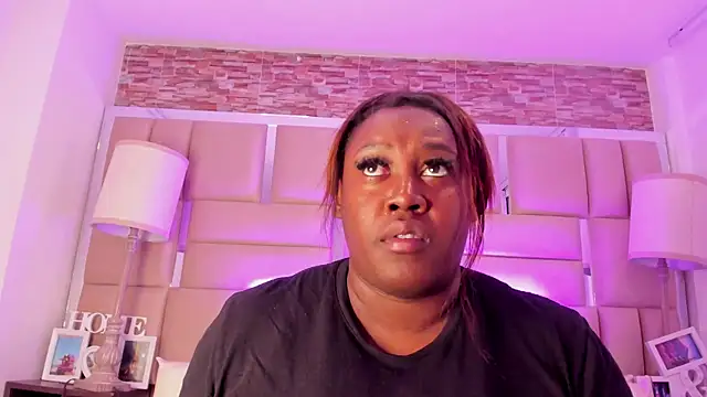 Snapshot of ShaniaBrownn chatting on October 2025 07:39:02 PM ShaniaBrownn online show from October 2025 07:39:02 PM