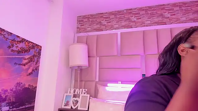 ShaniaBrownn online show from February 2026 07:47:02 PM