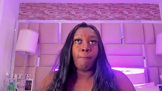 Snapshot of ShaniaBrownn chatting on November 2025 07:40:02 PM ShaniaBrownn online show from November 2025 07:40:02 PM