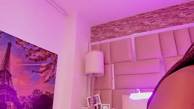 ShaniaBrownn online show from April 2026 07:50:01 PM