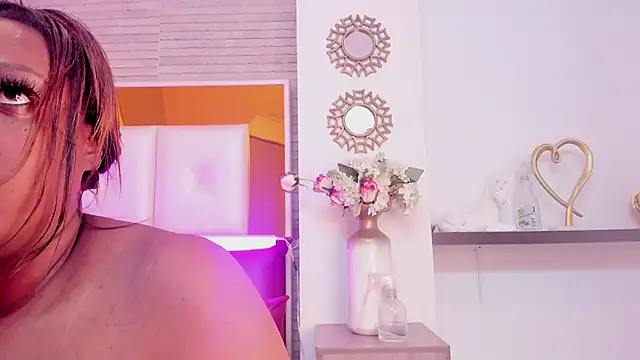 Snapshot of ShaniaBrownn chatting on November 2025 08:03:02 PM ShaniaBrownn online show from November 2025 08:03:02 PM