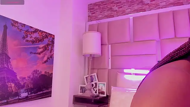 ShaniaBrownn online show from April 2026 07:43:02 PM