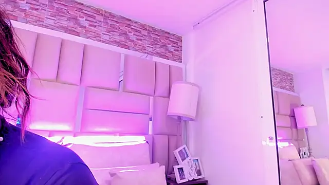 Snapshot of ShaniaBrownn chatting on October 2025 06:21:01 PM ShaniaBrownn online show from October 2025 06:21:01 PM