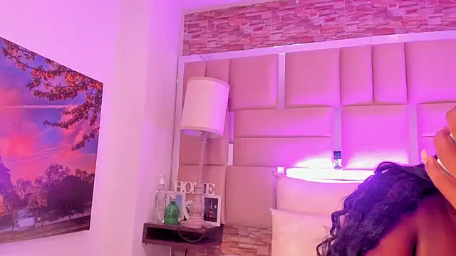 Snapshot of ShaniaBrownn chatting on November 2025 07:57:01 PM ShaniaBrownn online show from November 2025 07:57:01 PM