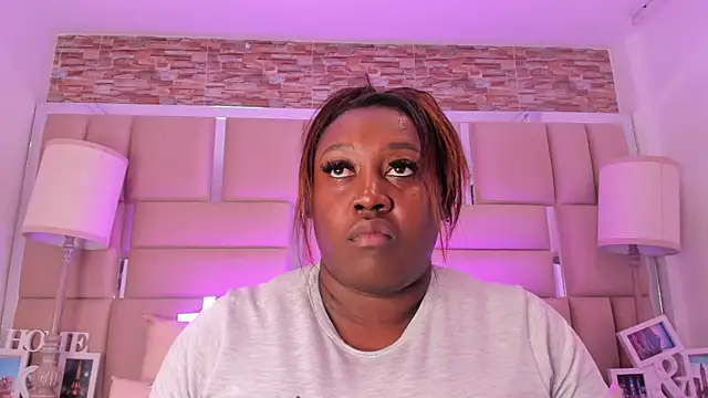 Snapshot of ShaniaBrownn chatting on October 2025 07:51:01 PM ShaniaBrownn online show from October 2025 07:51:01 PM