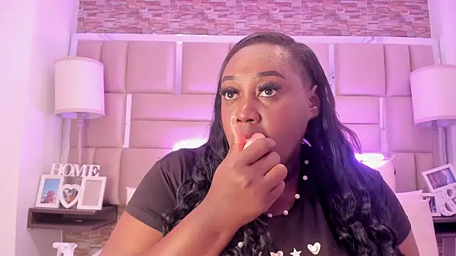 ShaniaBrownn online show from March 2026 07:41:01 PM